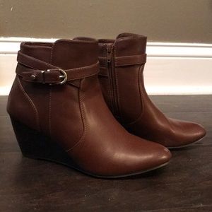 Size 8 Bass Dark Brown Wedge Booties